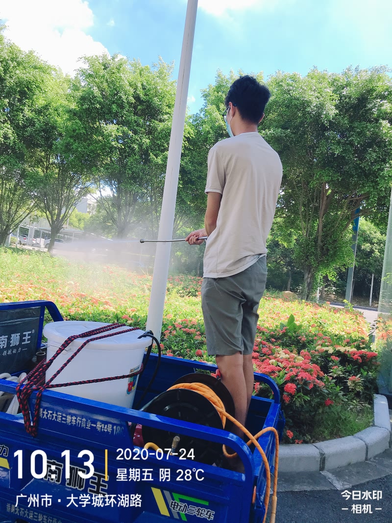 大學城環湖路施工現場